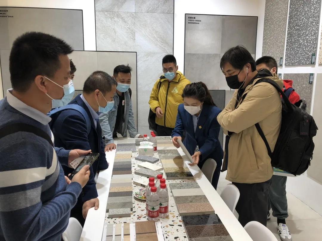 湖南天欣科技股份有限公司,岳陽(yáng)大理石,全拋釉,彩晶磚,超平釉,金剛釉,啞光磚生產(chǎn)銷售